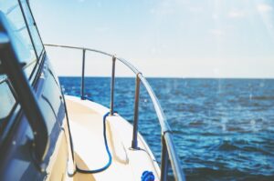 Préparer son bateau pour les vacances d'été en famille : le guide pratique
