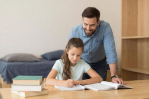 Soutien scolaire à domicile : une option utile avant la rentrée ?