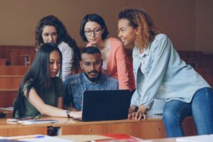 Quels sont les meilleurs stages de vacances pour réussir au lycée