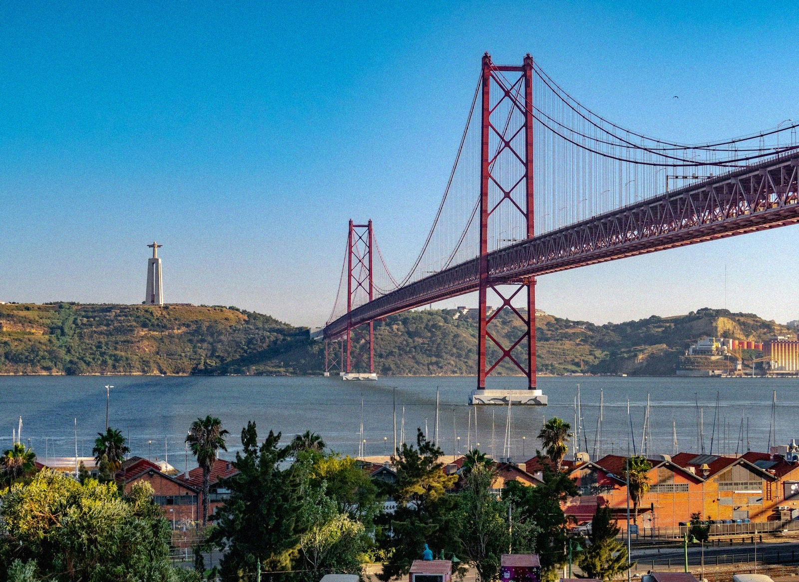 Vacances au portugal decouvrir lisbonne et sa cote a moto