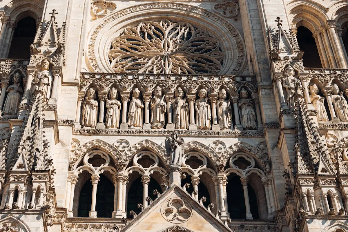 Détail de l'architecture gothique de la cathédrale d'Amiens