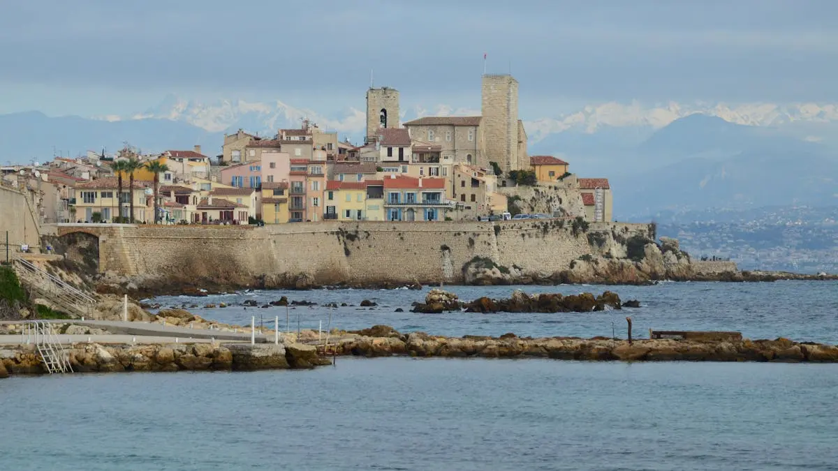 Fort Carré et littoral méditerranéen d'Antibes