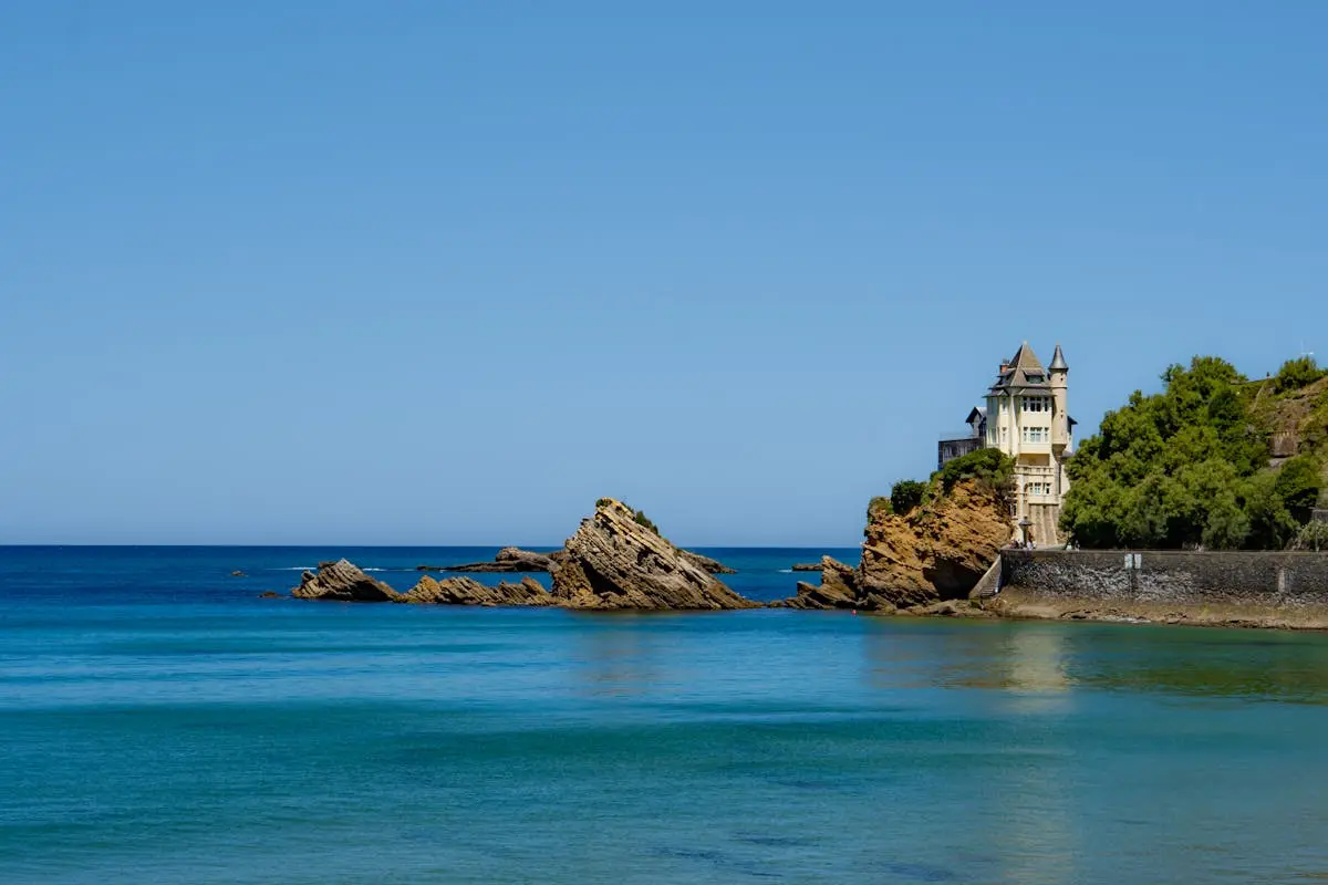 Villa Belza sur les falaises rocheuses de Biarritz