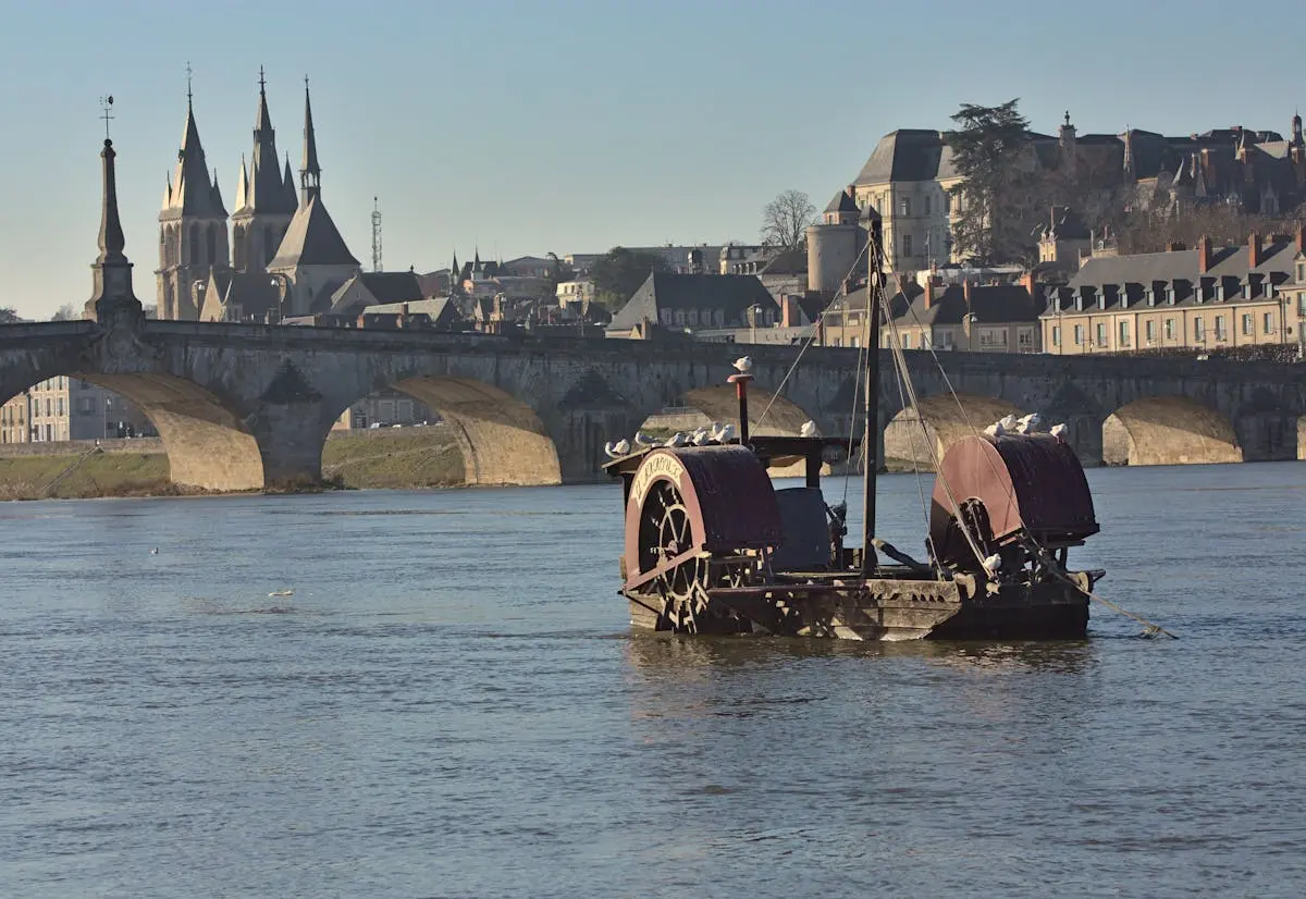 Pont Gabriel et panorama sur la Loire à Blois
