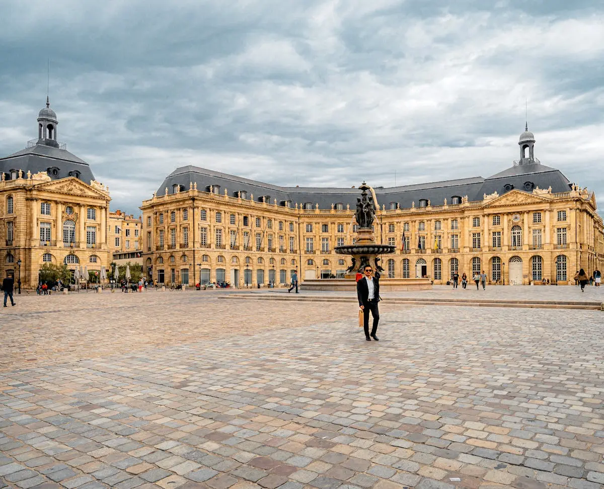Fontaine sur la Place de la Bourse à Bordeaux