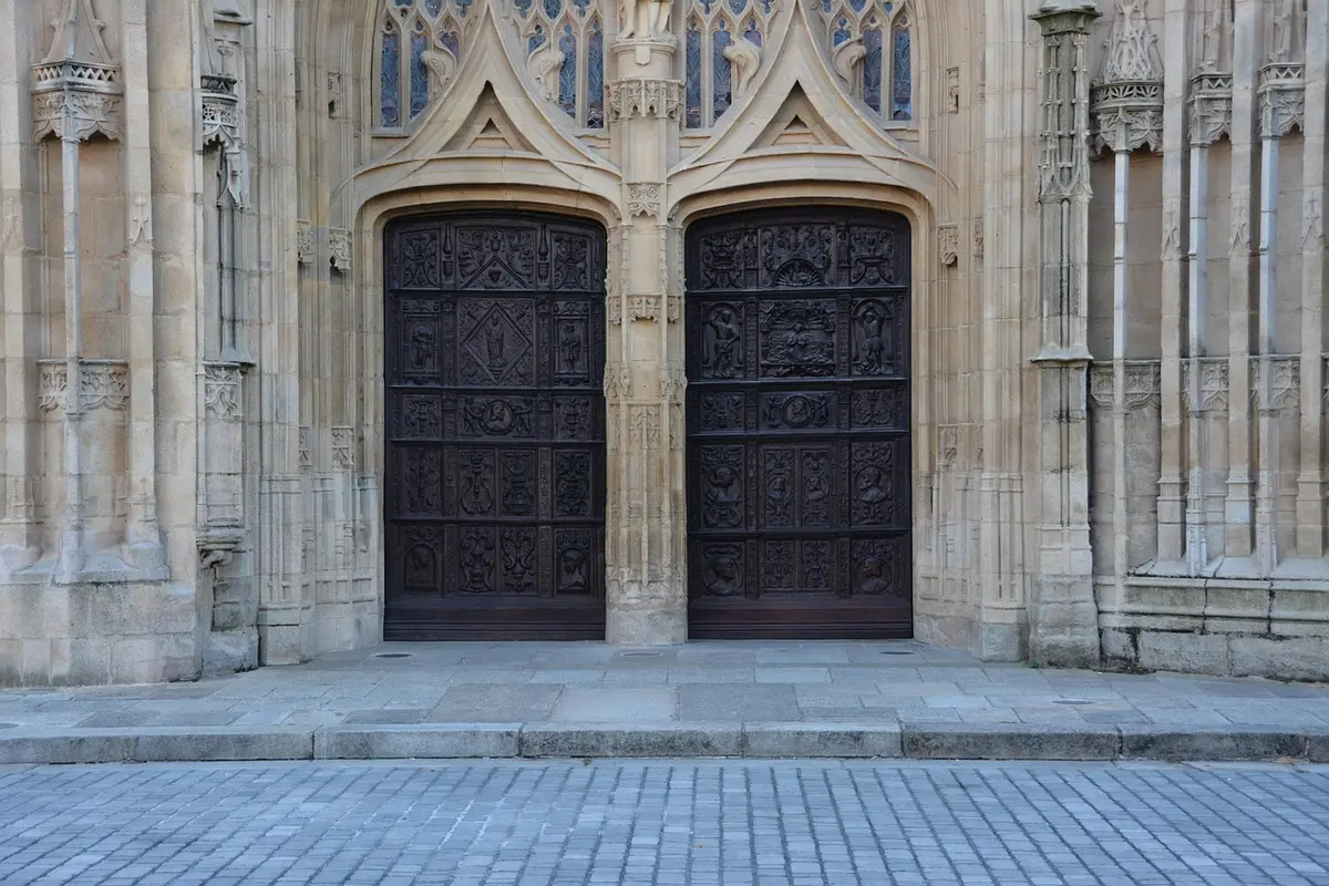 Sculpture et portail de la cathédrale de Limoges