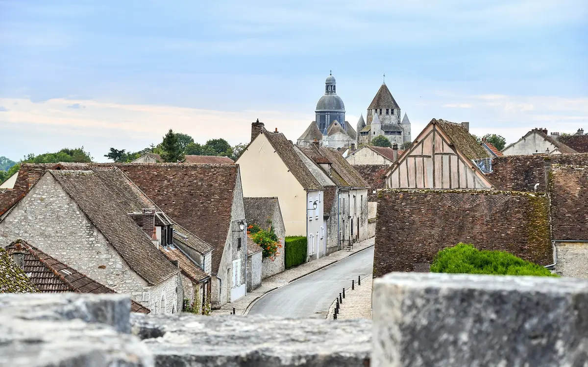 Village de Seine-et-Marne, architecture et rue historique