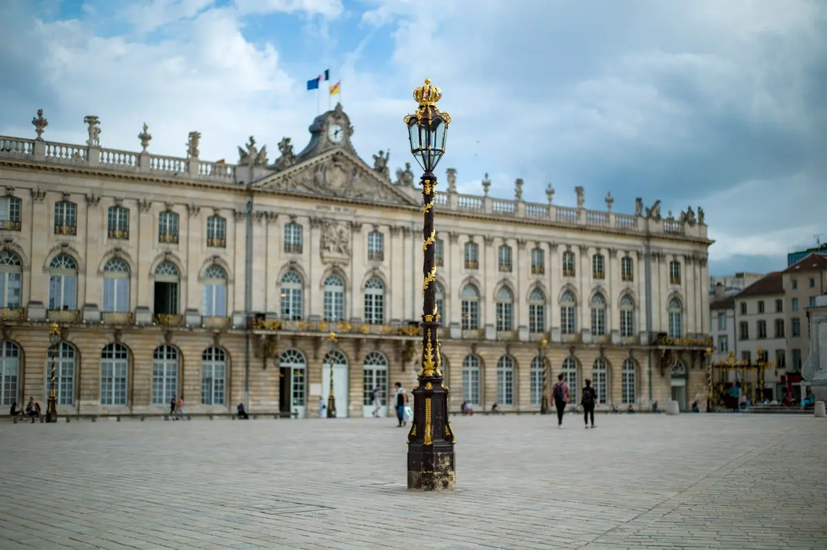 Lampadaire en ferronnerie typique à Nancy
