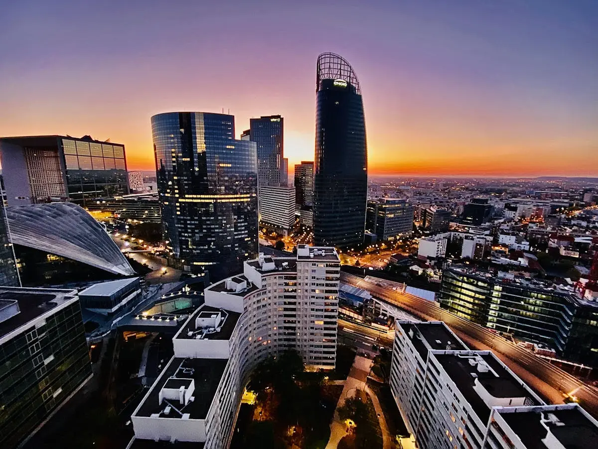 Skyline de La Défense au coucher du soleil - Nanterre