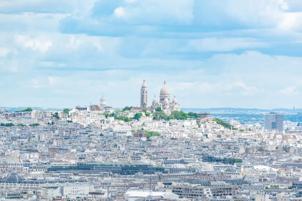Vue aérienne de Montmartre et du Sacré-Coeur à Paris