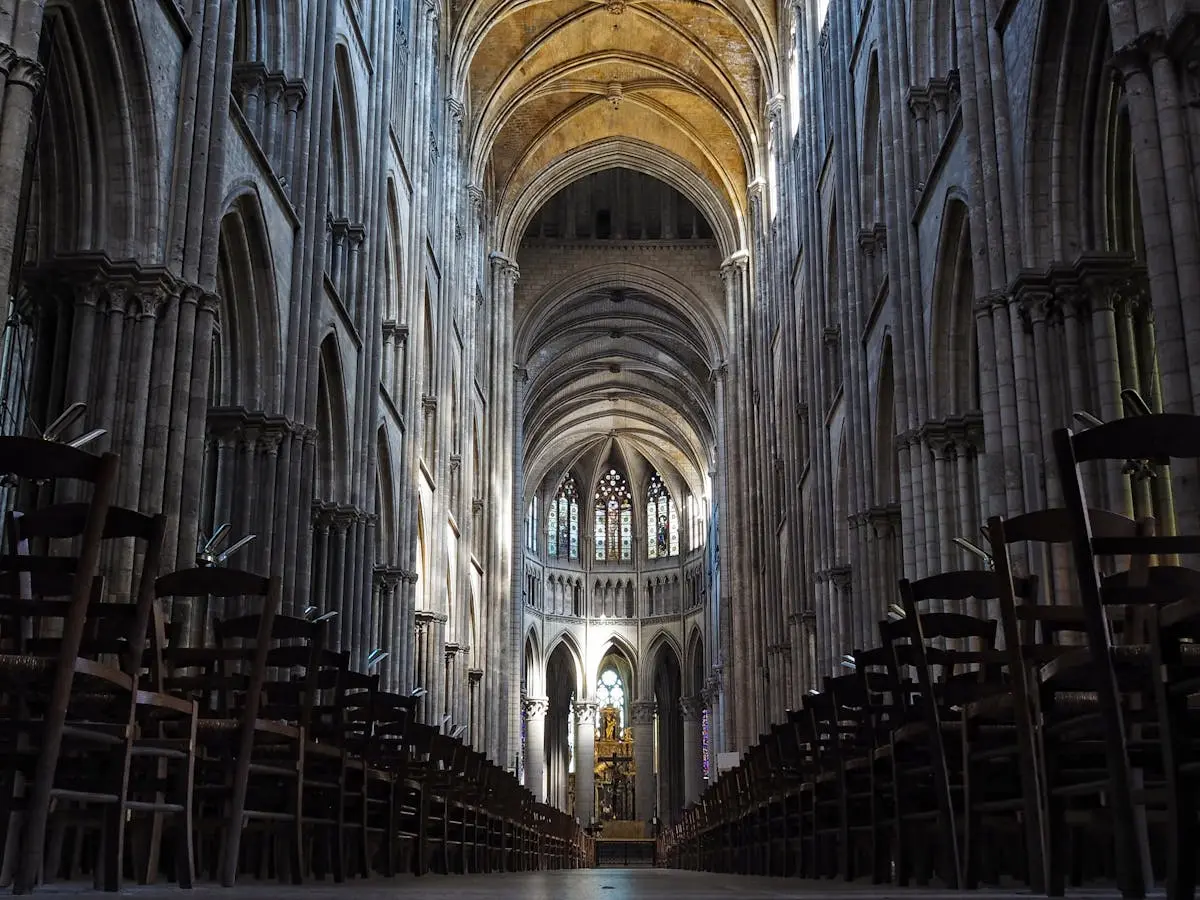Intérieur gothique de la cathédrale de Rouen