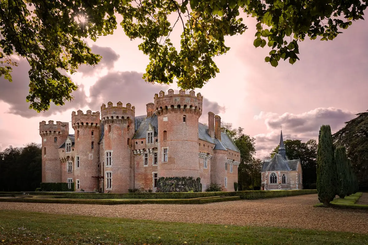 Château et chapelle avec jardins en Île-de-France - Rueil-Malmaison