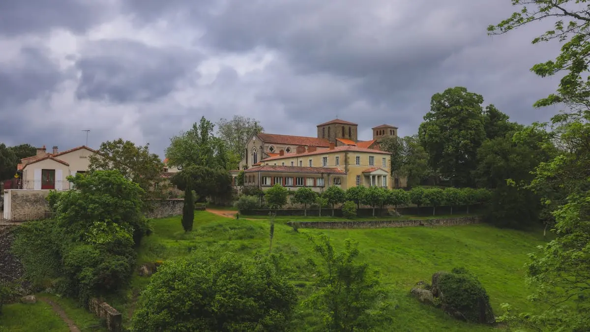 Église historique en région Loire - Saint-Étienne