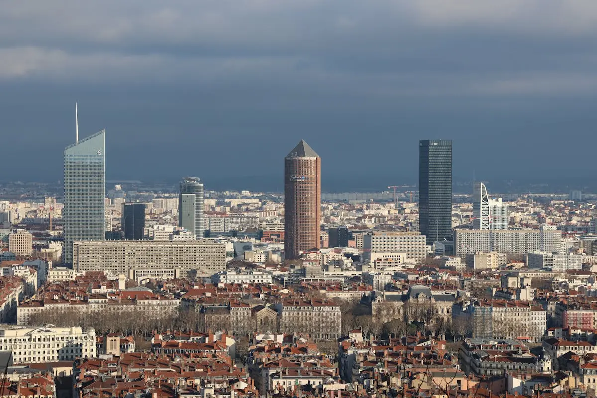 Skyline avec gratte-ciel à Villeurbanne près de Lyon